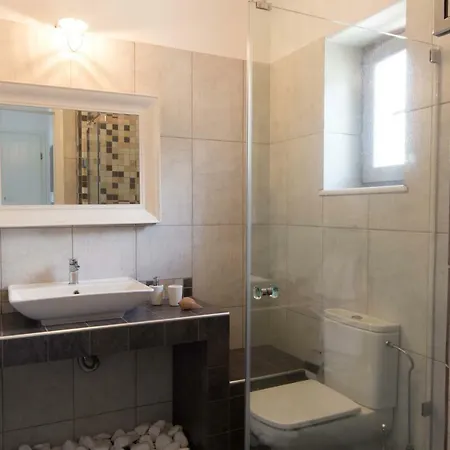 Parian Hill * Parikia (Paros)